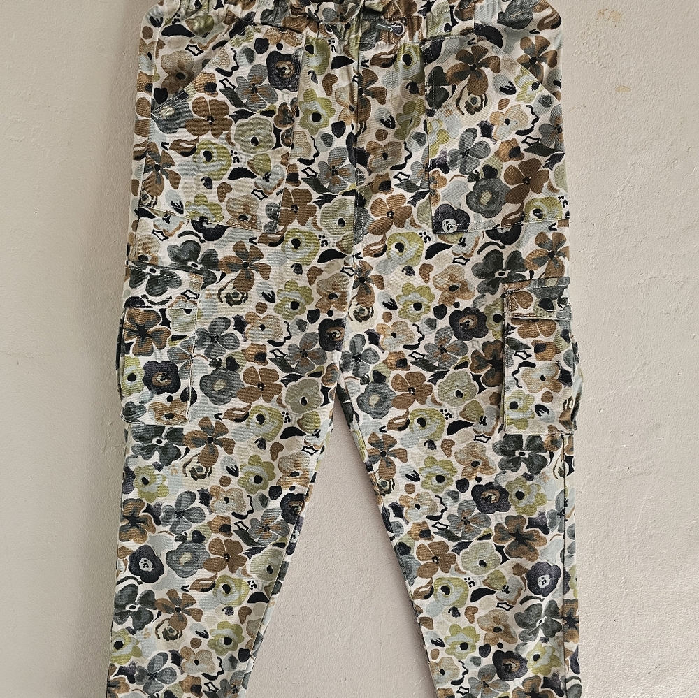 Free Assembly Floral Jean